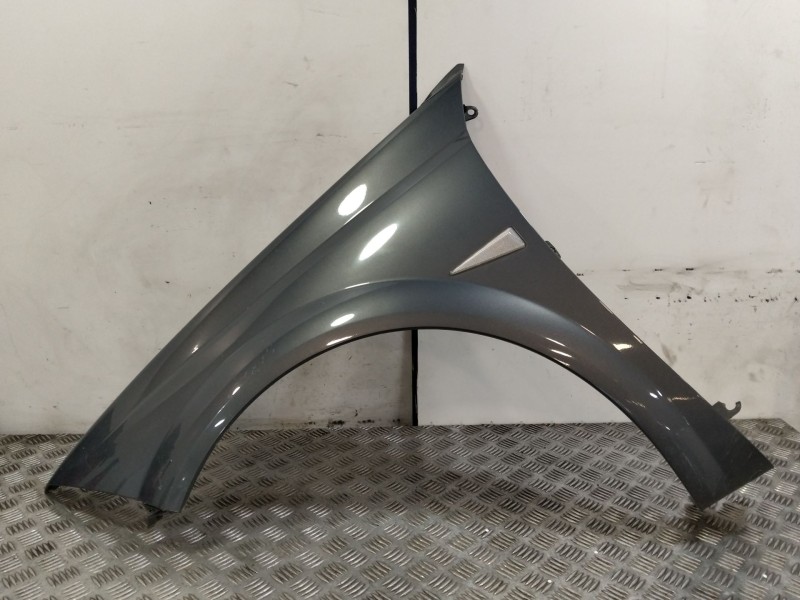 Recambio de aleta delantera izquierda para renault megane ii coupe/cabrio referencia OEM IAM 109.193812  