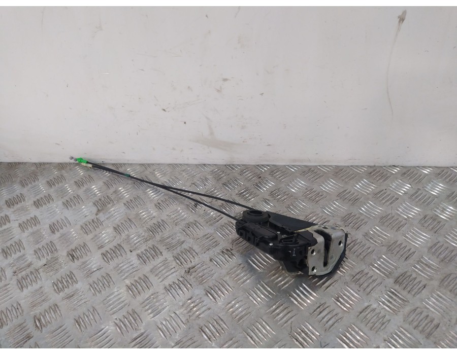 Recambio de cerradura puerta trasera derecha para toyota yaris (_p9_) 1.4 d-4d (nlp90_) referencia OEM IAM 1241394  