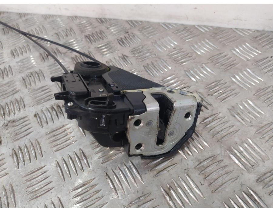 Recambio de cerradura puerta trasera derecha para toyota yaris (_p9_) 1.4 d-4d (nlp90_) referencia OEM IAM 1241394  