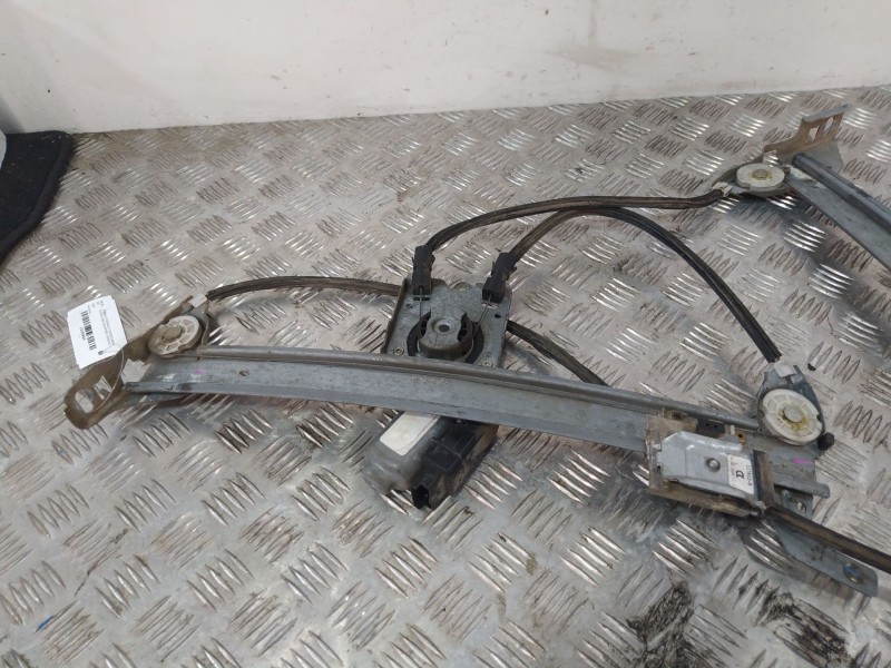 Recambio de elevalunas delantero derecho para renault megane ii coupe/cabrio referencia OEM IAM 8200098915  