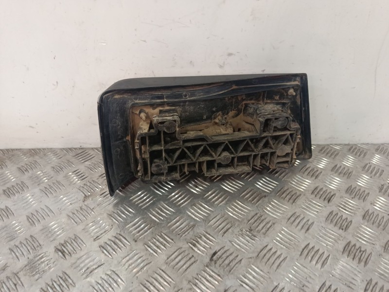 Recambio de piloto trasero derecho para ford orion 1.6 referencia OEM IAM 41212  