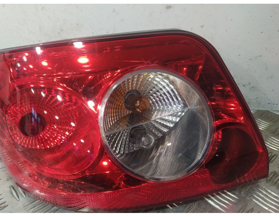 Recambio de piloto trasero izquierdo para renault megane ii coupé-cabriolet (em0/1_) 2.0 referencia OEM IAM 8200142688  
