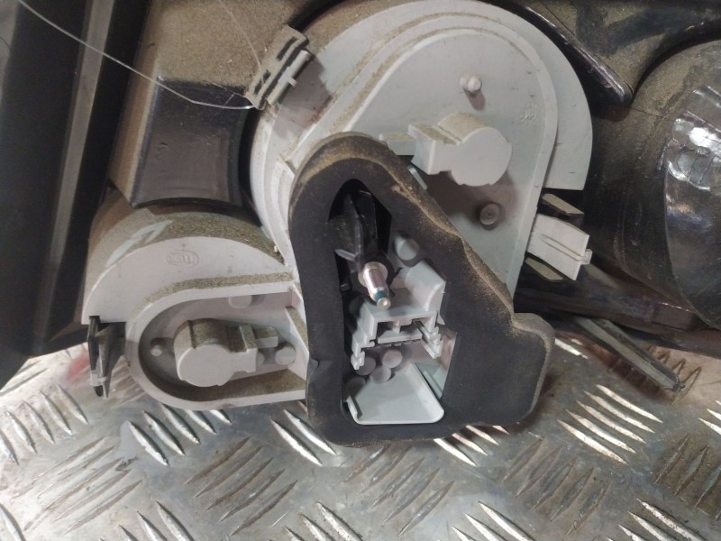 Recambio de piloto trasero izquierdo para renault megane ii coupé-cabriolet (em0/1_) 2.0 referencia OEM IAM 8200142688  