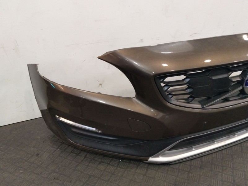 Recambio de paragolpes delantero para volvo v60 i cross country (157) d4 referencia OEM IAM 39826039  