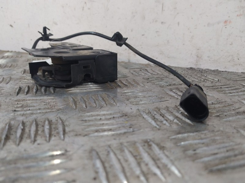 Recambio de cerradura capot para volkswagen polo iv (9n_, 9a_) 1.4 tdi referencia OEM IAM   
