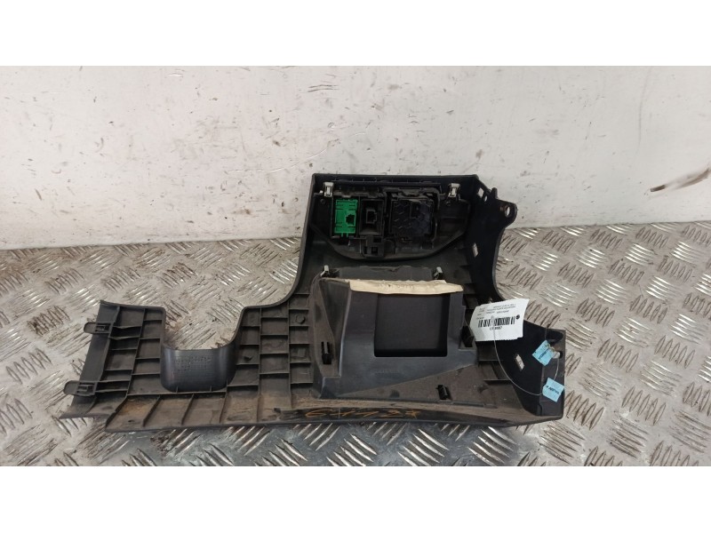Recambio de moldura puerta delantera derecha para renault clio iv (bh_) 0.9 tce 90 referencia OEM IAM 689214069R  