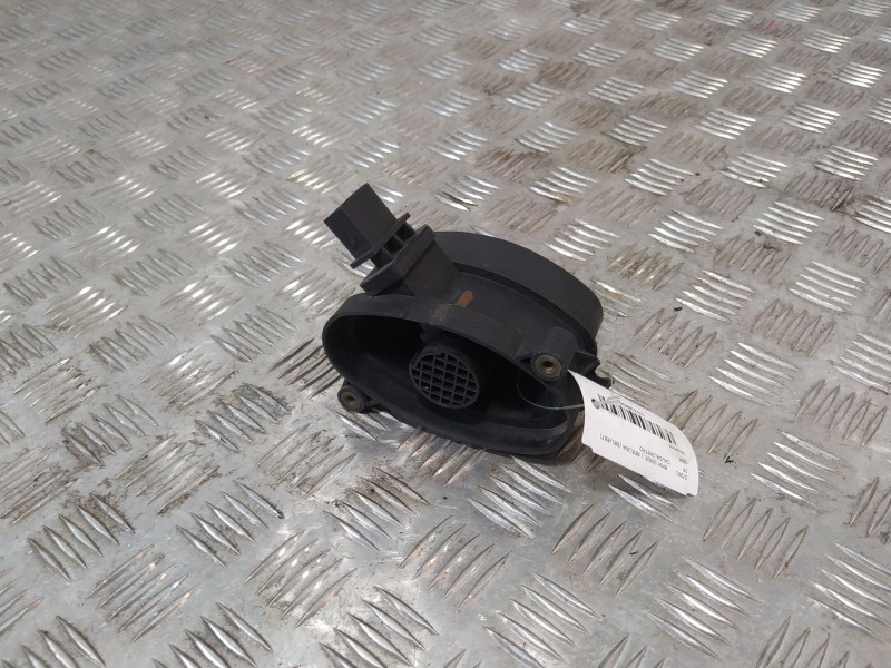 Recambio de caudalimetro para bmw serie 1 berlina (e81/e87) referencia OEM IAM 0281006146  