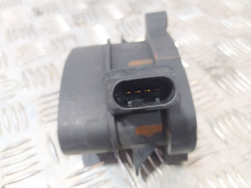 Recambio de caudalimetro para bmw serie 1 berlina (e81/e87) referencia OEM IAM 0281006146  