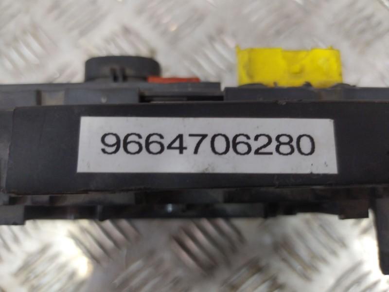 Recambio de caja fusibles para citroën berlingo multispace (b9) 1.6 hdi 110 referencia OEM IAM 9664706280  