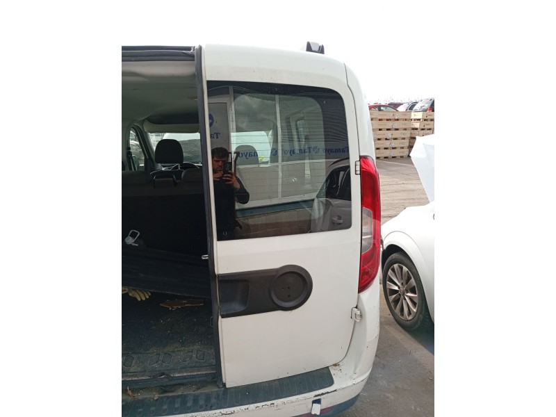Recambio de porton trasero derecho para fiat doblo autobús (263_) 1.6 d multijet (263axh1a, 263axl11, 263axh1b) referencia OEM I