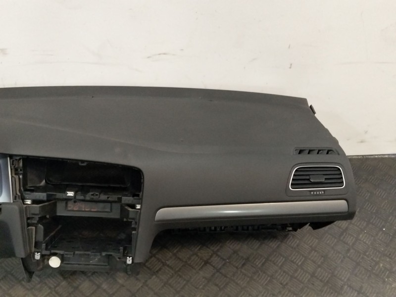 Recambio de salpicadero para volkswagen golf vii lim. referencia OEM IAM 5G1857181A  
