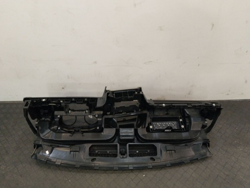 Recambio de salpicadero para volkswagen golf vii lim. referencia OEM IAM 5G1857181A  