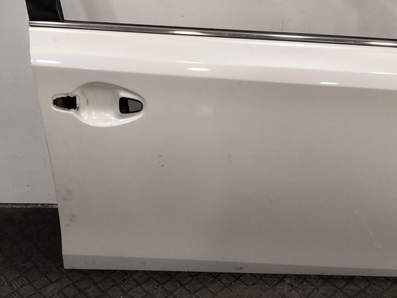 Recambio de puerta delantera izquierda para toyota auris (_e18_) 1.2 (nre185_) referencia OEM IAM 6700102300  