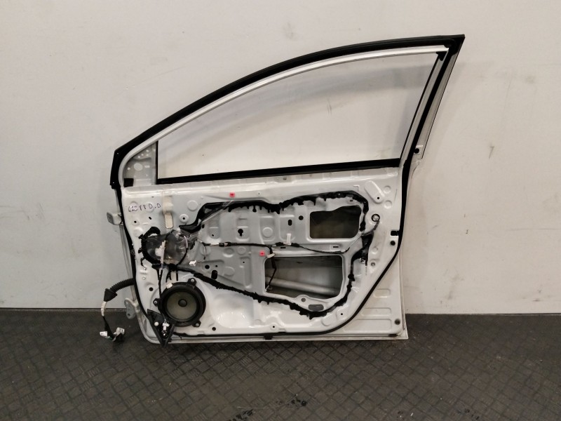 Recambio de puerta delantera izquierda para toyota auris (_e18_) 1.2 (nre185_) referencia OEM IAM 6700102300  