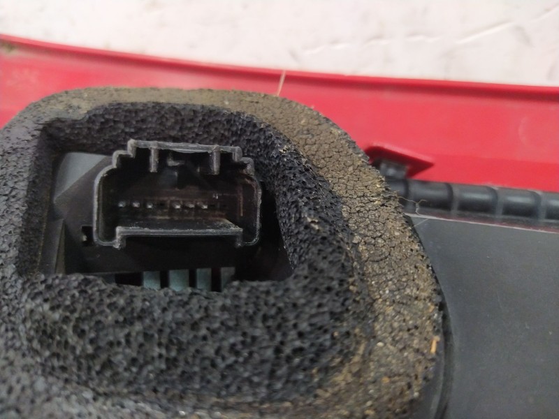 Recambio de piloto trasero izquierdo para peugeot 107 (pm_, pn_) 1.0 referencia OEM IAM 815600H040  