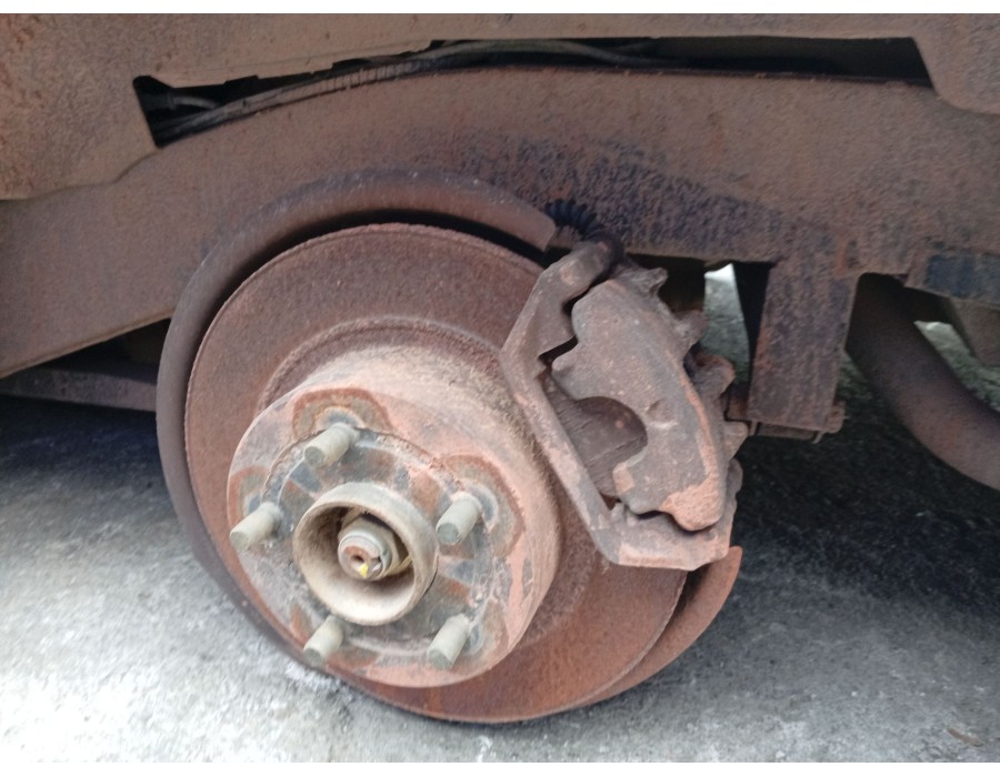 Recambio de pinza freno trasera izquierda para land rover range rover (lp) 2.5 turbodiesel referencia OEM IAM STC1905  