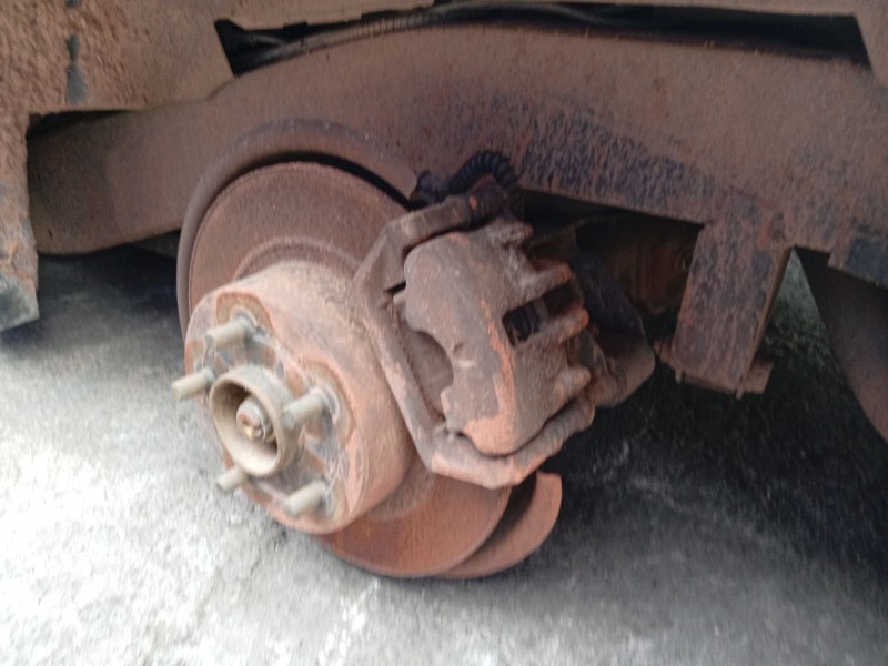 Recambio de pinza freno trasera izquierda para land rover range rover (lp) 2.5 turbodiesel referencia OEM IAM STC1905  