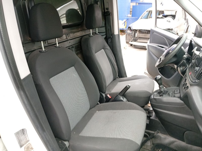 Recambio de asiento delantero derecho para fiat doblo cargo (263_) 1.3 d multijet referencia OEM IAM 98846815  