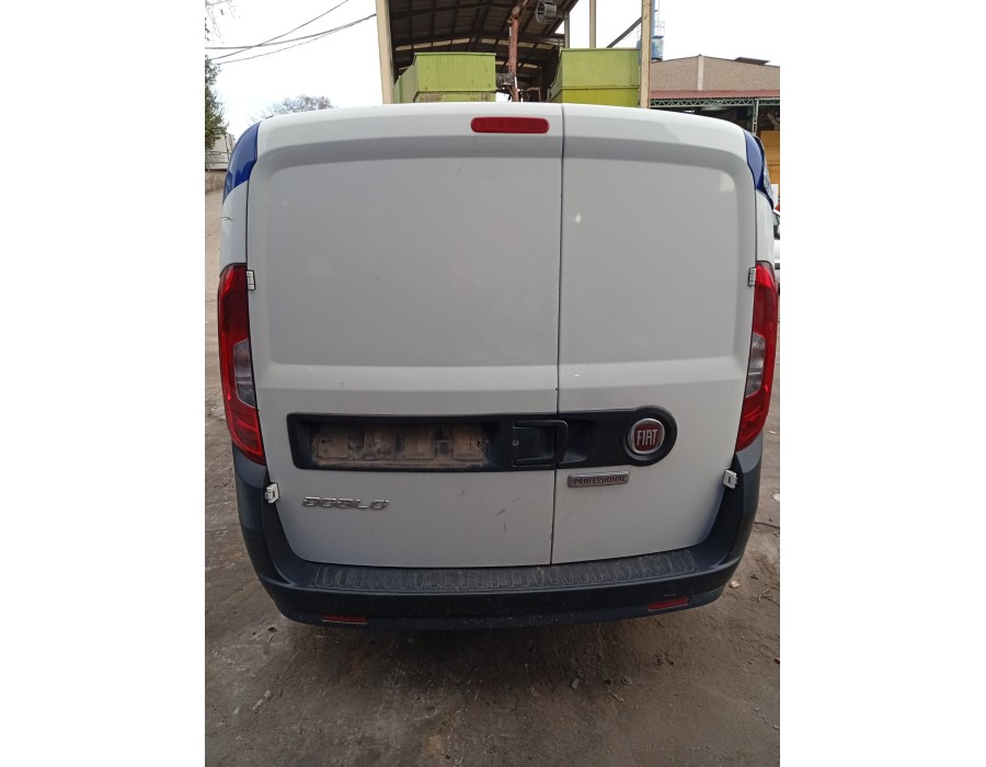 Recambio de puerta trasera carga derecha para fiat doblo cargo (263_) 1.3 d multijet referencia OEM IAM 52000031  