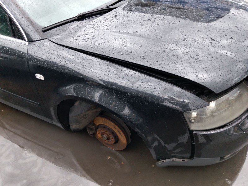 Recambio de aleta delantera derecha para audi a4 b6 (8e2) 2.5 tdi quattro referencia OEM IAM 8E0821106B  