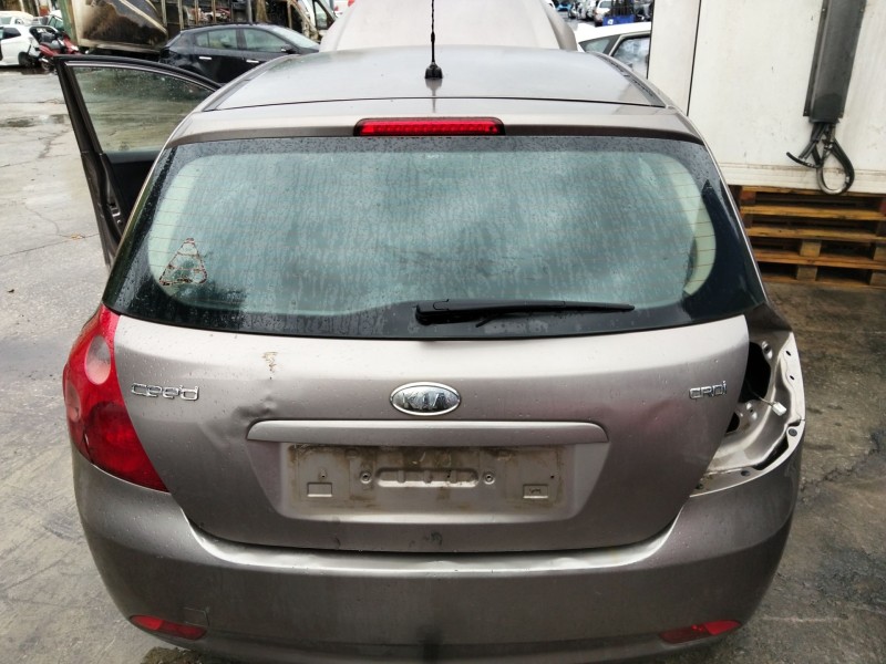 Recambio de porton trasero para kia cee´d hatchback (ed) 1.6 crdi 115 referencia OEM IAM 737001H000  