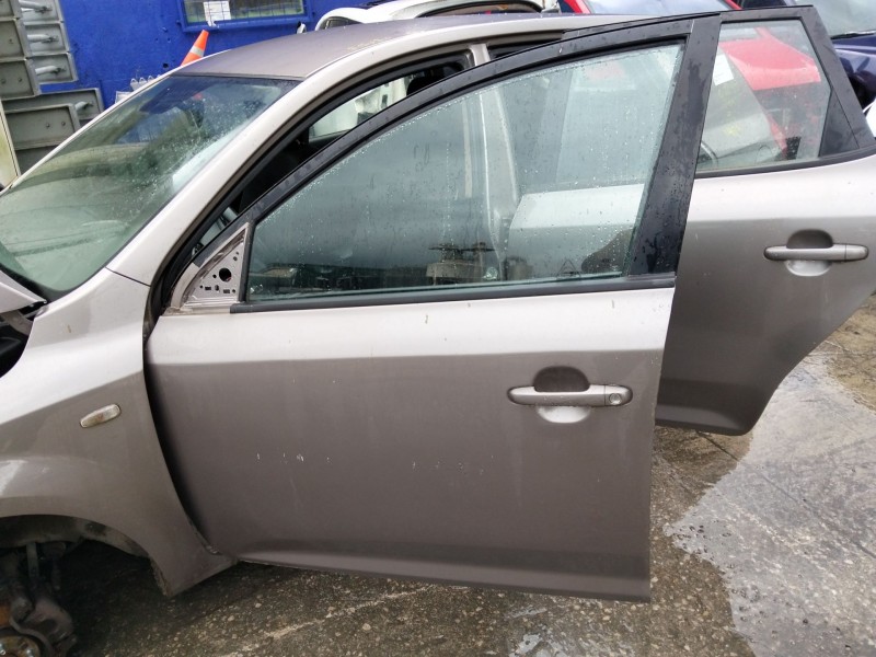 Recambio de puerta delantera izquierda para kia cee´d hatchback (ed) 1.6 crdi 115 referencia OEM IAM 760031H000  