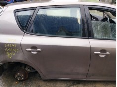 Recambio de puerta trasera derecha para kia cee´d hatchback (ed) 1.6 crdi 115 referencia OEM IAM 770041H000  
