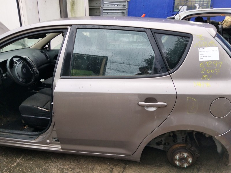 Recambio de puerta trasera izquierda para kia cee´d hatchback (ed) 1.6 crdi 115 referencia OEM IAM 770031H000  
