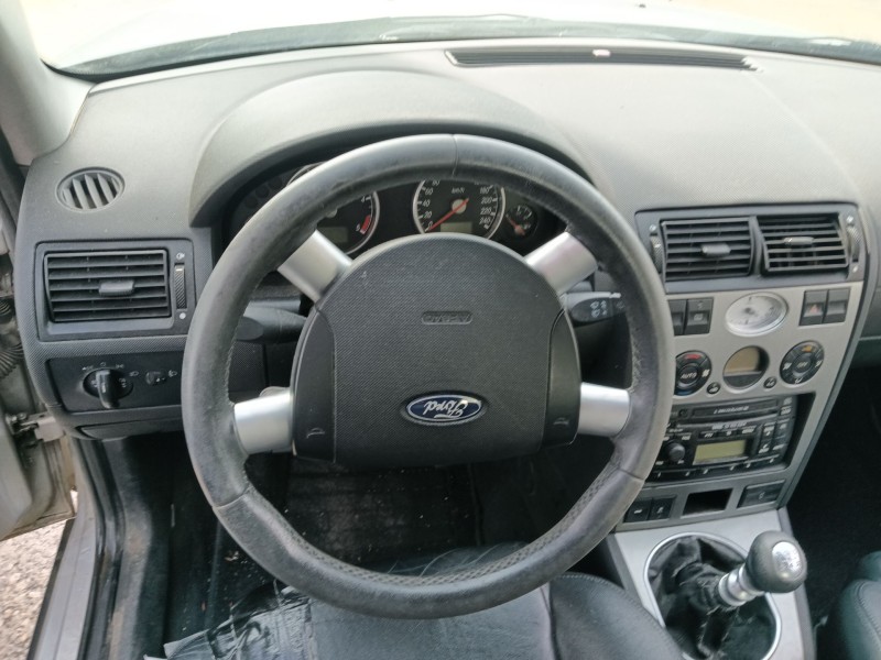 ford mondeo iii sedán (b4y) del año 2002