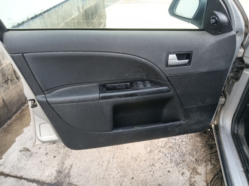 ford mondeo iii sedán (b4y) del año 2002