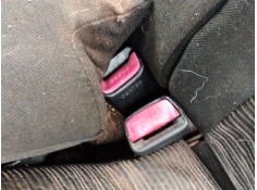 Recambio de enganche cinturon trasero central para kia cee´d hatchback (ed) 1.6 crdi 115 referencia OEM IAM 20120312  
