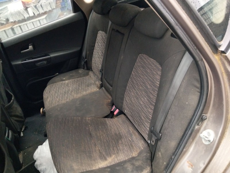 Recambio de asientos traseros para kia cee´d hatchback (ed) 1.6 crdi 115 referencia OEM IAM   