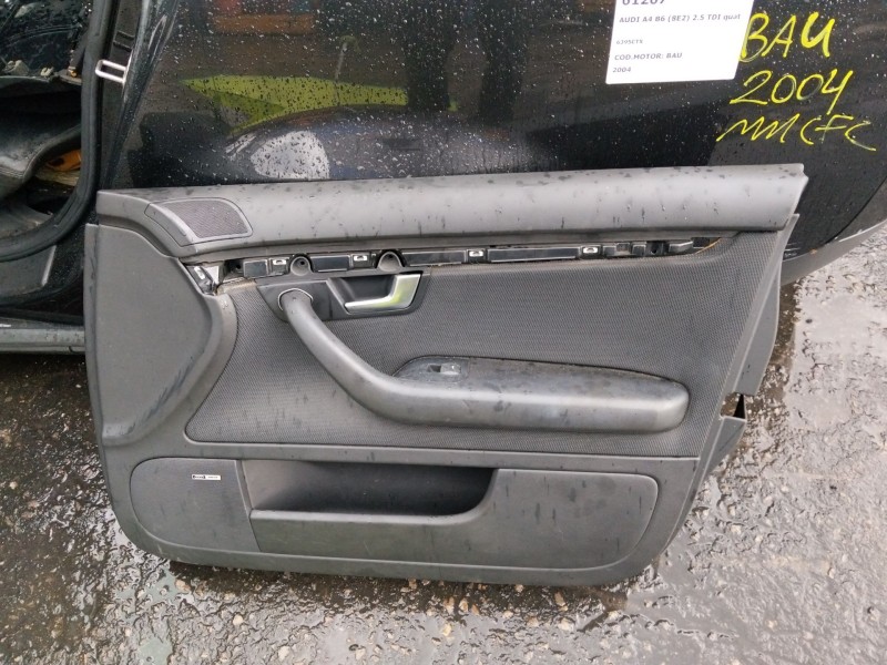 Recambio de guarnecido puerta delantera derecha para audi a4 b6 (8e2) 2.5 tdi quattro referencia OEM IAM 8E1867106  