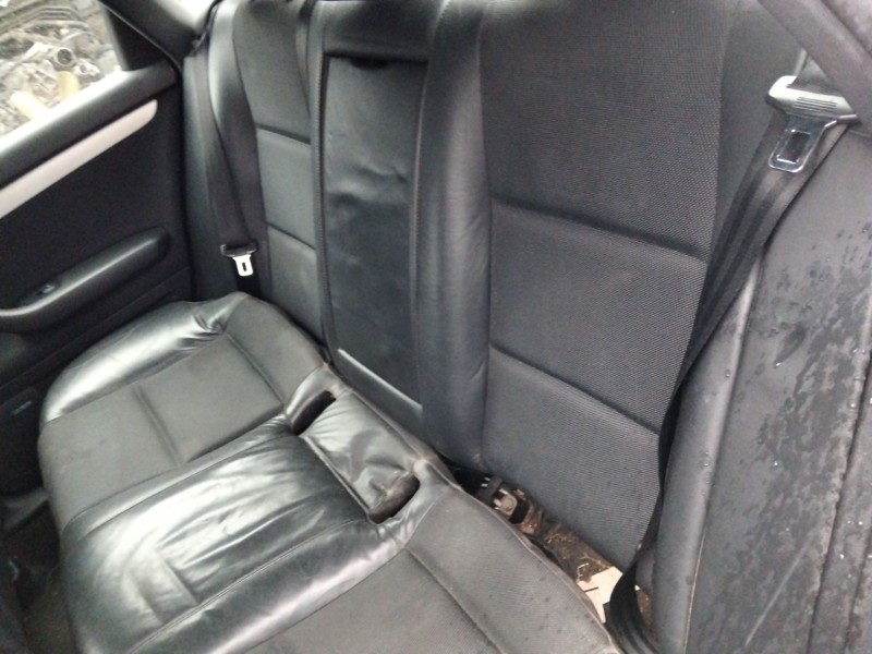 Recambio de asientos traseros para audi a4 b6 (8e2) 2.5 tdi quattro referencia OEM IAM   