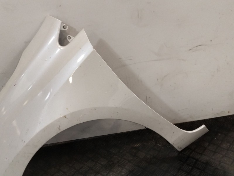 Recambio de aleta delantera izquierda para toyota auris (_e18_) 1.2 (nre185_) referencia OEM IAM   