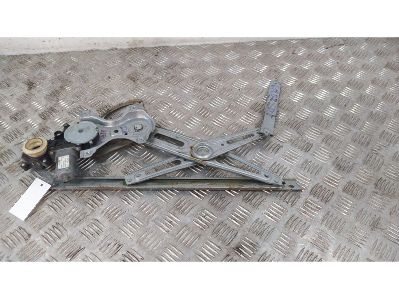 Recambio de elevalunas delantero izquierdo para opel combo tour 1.7 cdti 16v referencia OEM IAM 8572002440 8570202020 