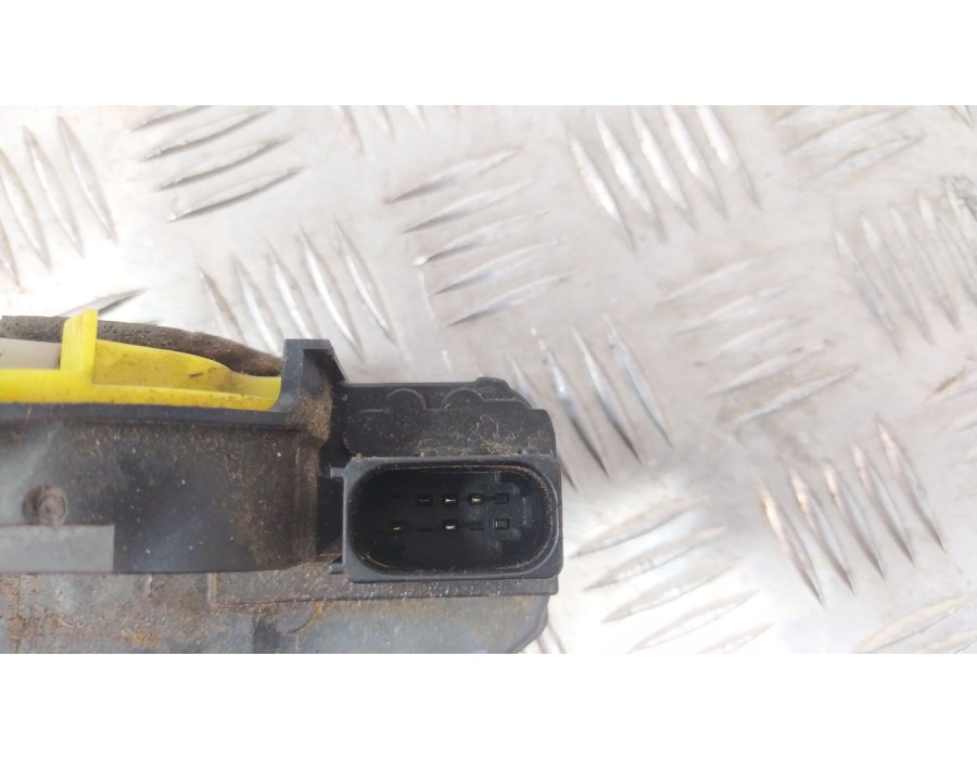 Recambio de cerradura puerta delantera izquierda para opel insignia a (g09) 2.0 cdti (68) referencia OEM IAM 13503801  