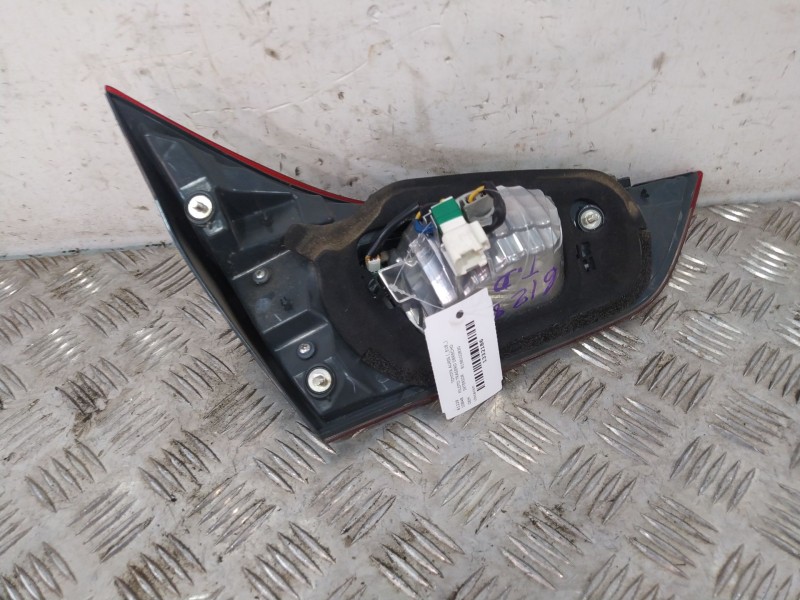 Recambio de piloto trasero derecho interior para toyota auris (_e18_) 1.2 (nre185_) referencia OEM IAM 8158102830  