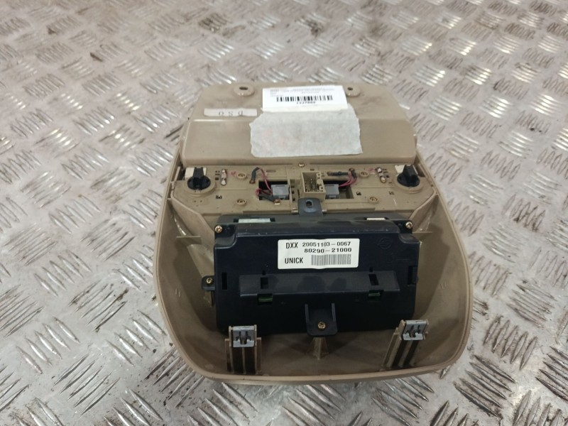 Recambio de luz interior delantera central para ssangyong rodius i 2.7 xdi referencia OEM IAM 8371021000  