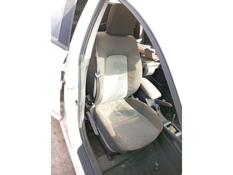 Recambio de asiento delantero derecho para kia cee´d 1.6 crdi cat referencia OEM IAM   