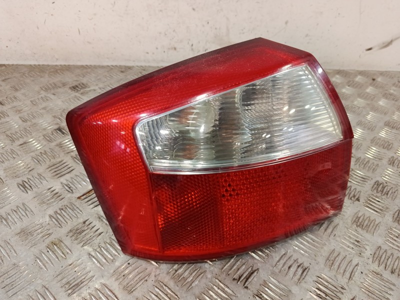 Recambio de piloto trasero izquierdo para audi a4 b6 (8e2) 2.5 tdi quattro referencia OEM IAM 153929 / 8E5945217  