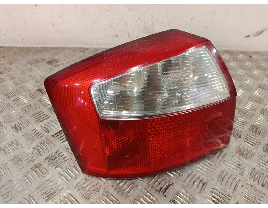Recambio de piloto trasero izquierdo para audi a4 b6 (8e2) 2.5 tdi quattro referencia OEM IAM 153929 / 8E5945217  