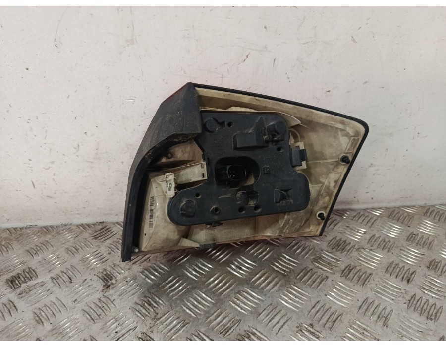 Recambio de piloto trasero izquierdo para audi a4 b6 (8e2) 2.5 tdi quattro referencia OEM IAM 153929 / 8E5945217  