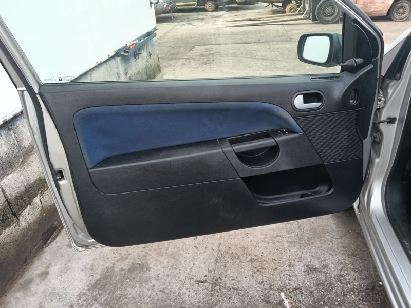ford fiesta v (jh_, jd_) del año 2004