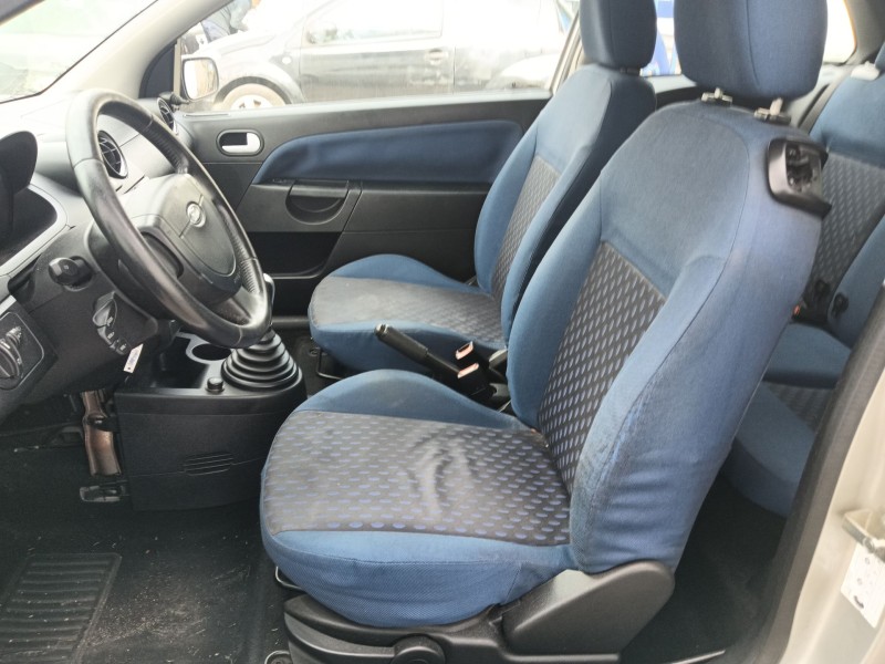 ford fiesta v (jh_, jd_) del año 2004