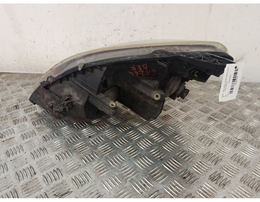 Recambio de faro derecho para opel zafira / zafira family b (a05) 1.9 cdti (m75) referencia OEM IAM 13252473RH  