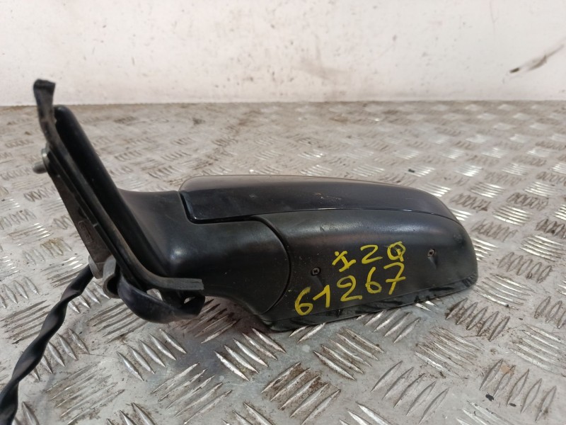 Recambio de retrovisor izquierdo para audi a4 b6 (8e2) 2.5 tdi quattro referencia OEM IAM 010681  