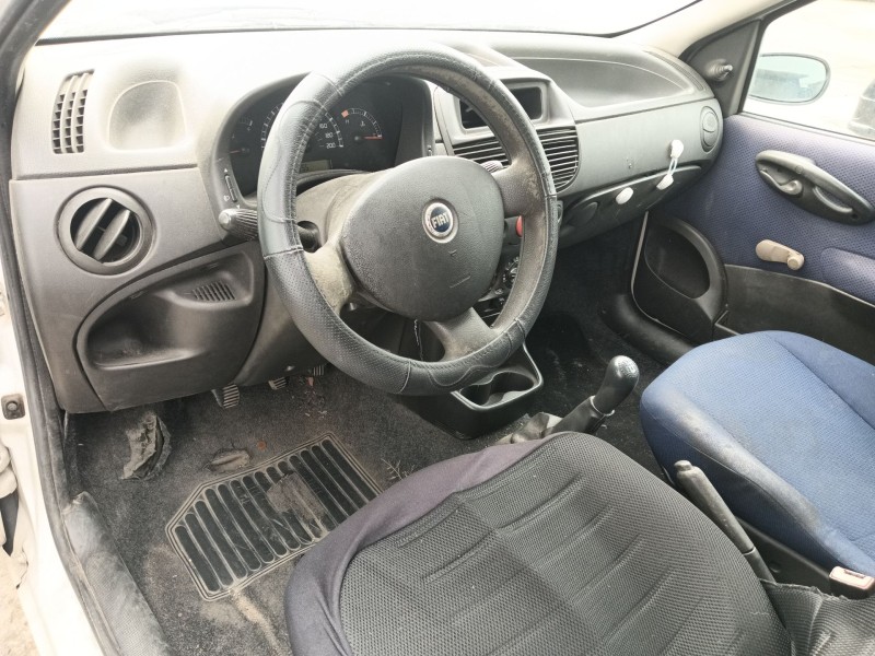 fiat punto (188_) del año 2004