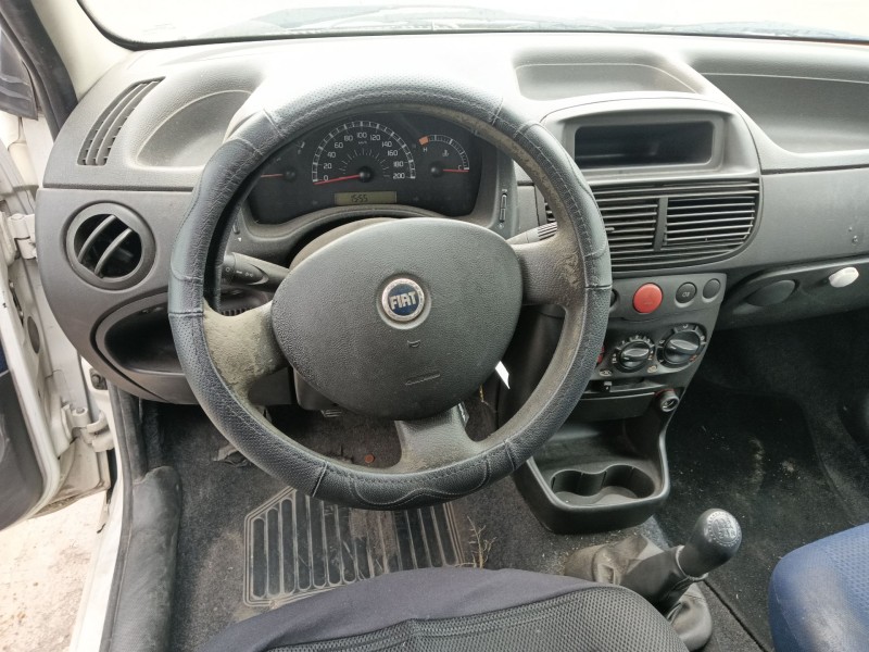 fiat punto (188_) del año 2004