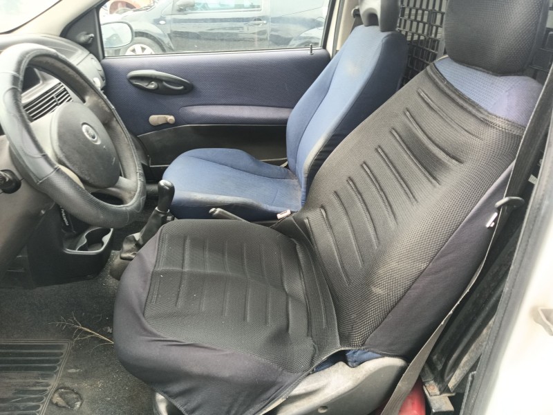 fiat punto (188_) del año 2004